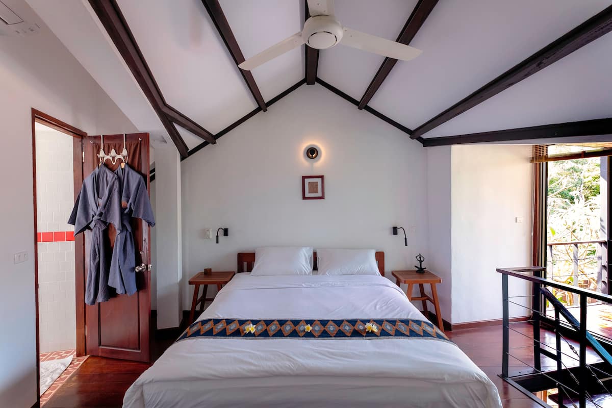 Design Suite, 1 King Bed, Garden View | 1 bedroom, premium bedding, pillowtop beds, minibar