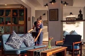 Coin salon dans le hall