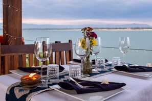International cuisine, al fresco dining 