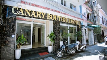 Mặt tiền nơi lưu trú