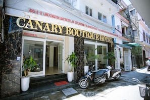 Bagian depan properti