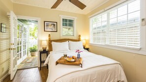 Traditional Room, 1 Queen Bed | Premium bedding, individually decorated, individually furnished - L'Habitation Guest House (Key West)