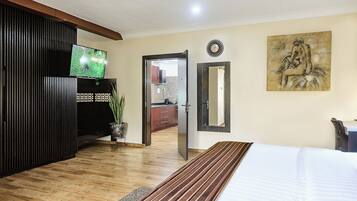 Apartamento superluxo, 1 quarto | Roupas de cama premium, cofres nos quartos, escrivaninha