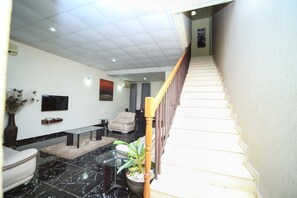 Luxury Apartment, 2 Bedrooms | Courtyard view