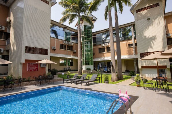 Fachada de la propiedad