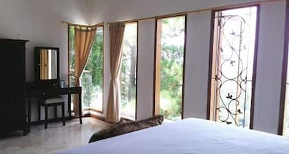 De Bukit Dago Villa by HouseinBandung
