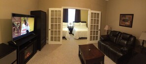 Executive Suite, 2 Double Beds | 1 bedroom, premium bedding, Select Comfort beds, laptop workspace - Balsam Suites Boutique Inn & Residence (Timmins)