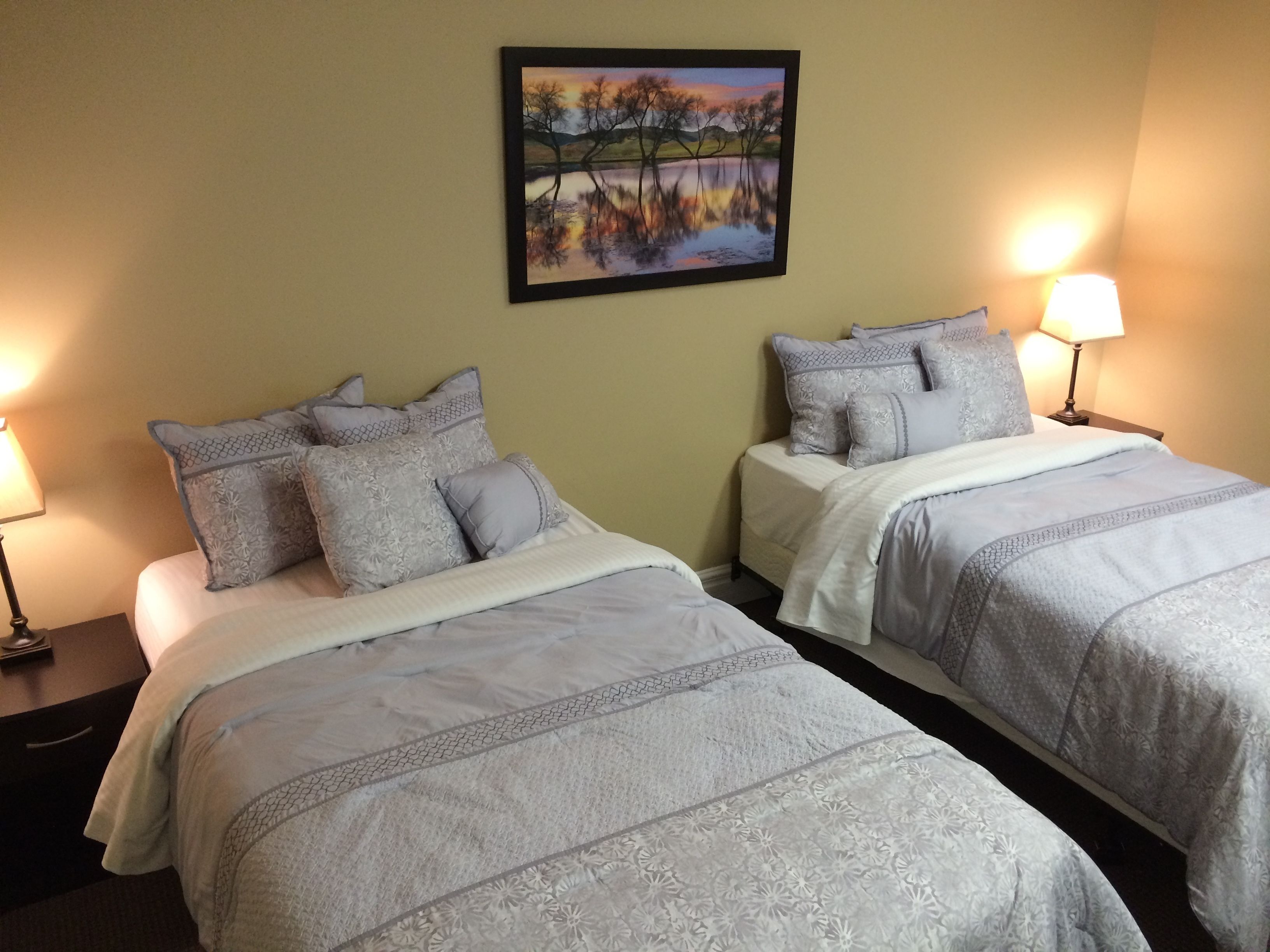 1 bedroom, premium bedding, Select Comfort beds, laptop workspace