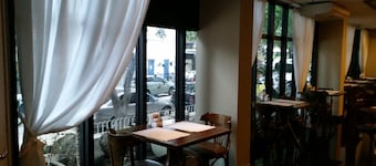 Gallant Hotel