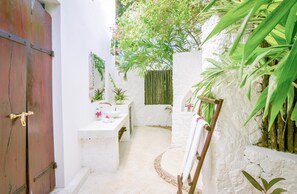 Dusche, Hydromassagedusche, Haartrockner, Handtücher