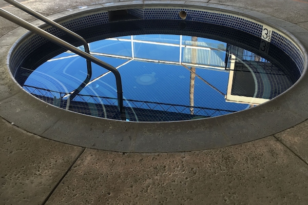 Outdoor spa tub