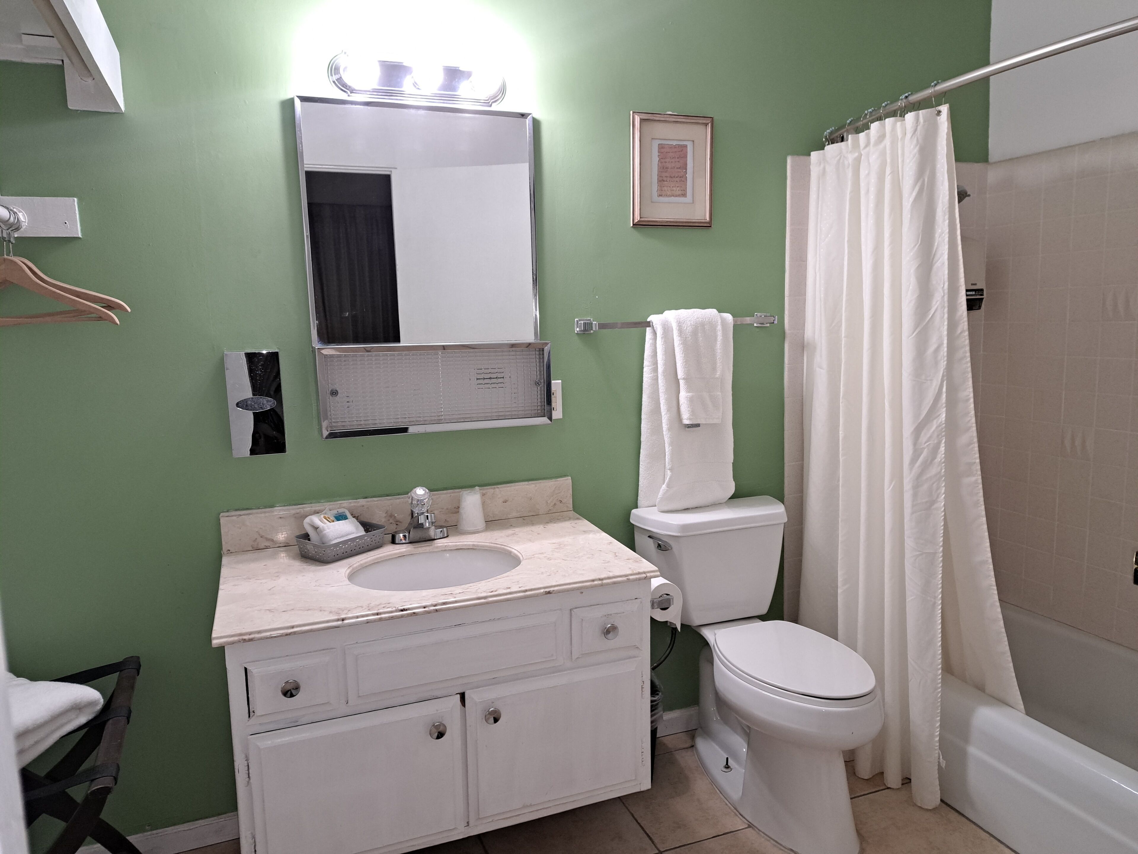 Exclusive Room, 2 Queen Beds | Bathroom