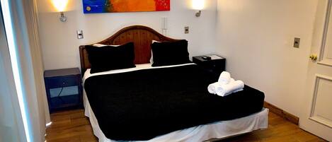 Camera doppia | Una cassaforte in camera, tende oscuranti, Wi-Fi gratuito, lenzuola