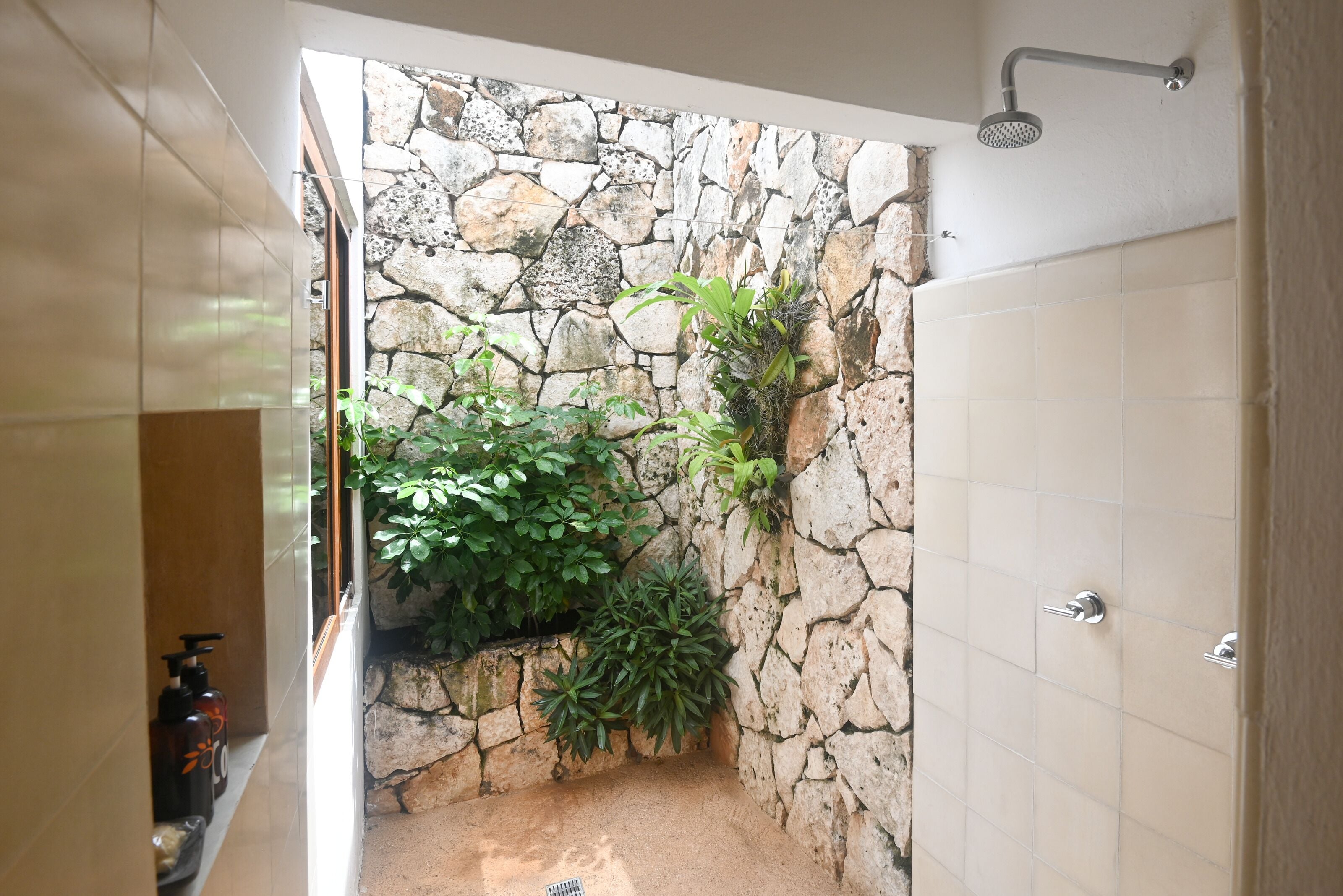 classic room with king size bed - (building#1) | bathroom | shower, free toiletries, hair dryer, bathrobes