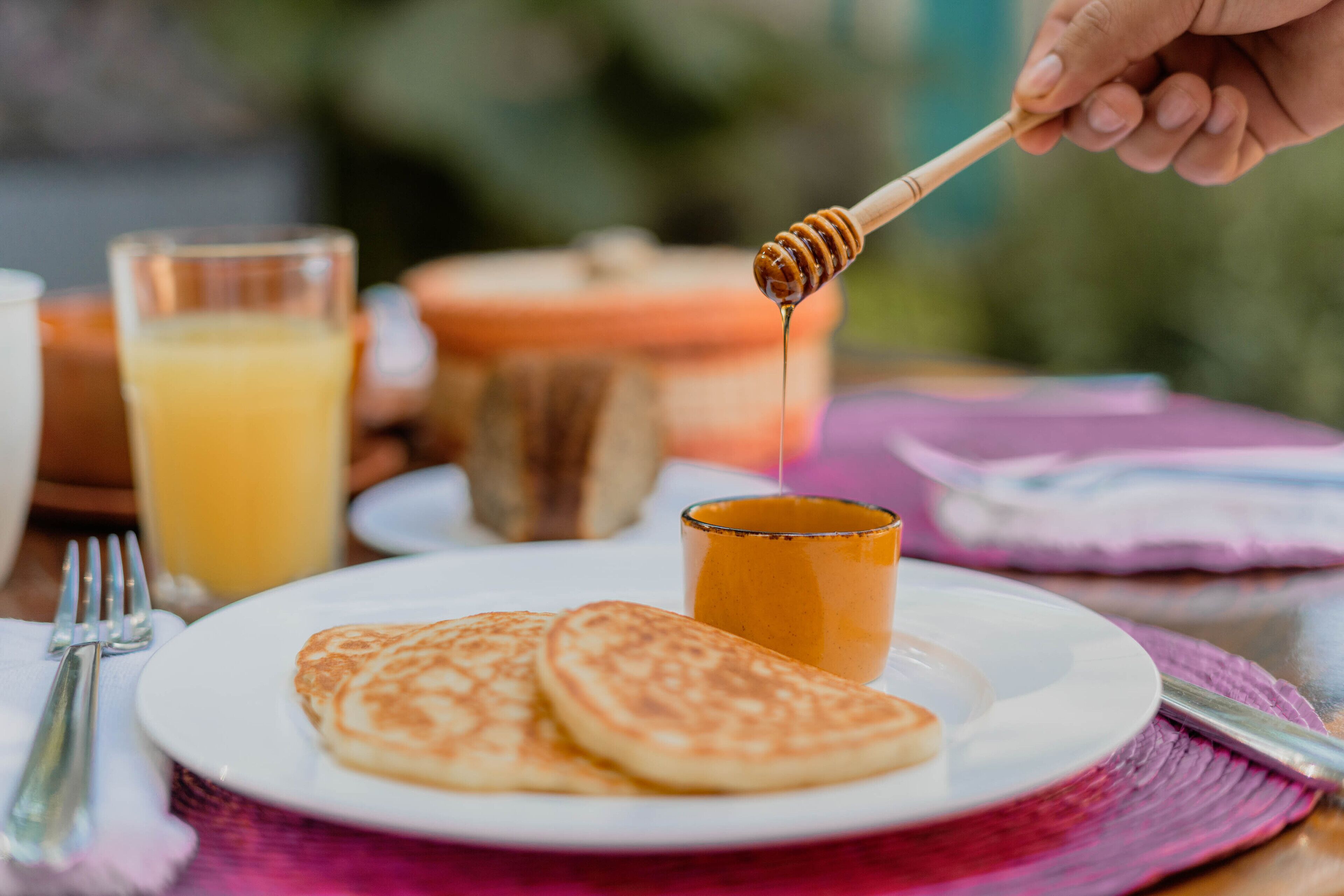 free daily full breakfast