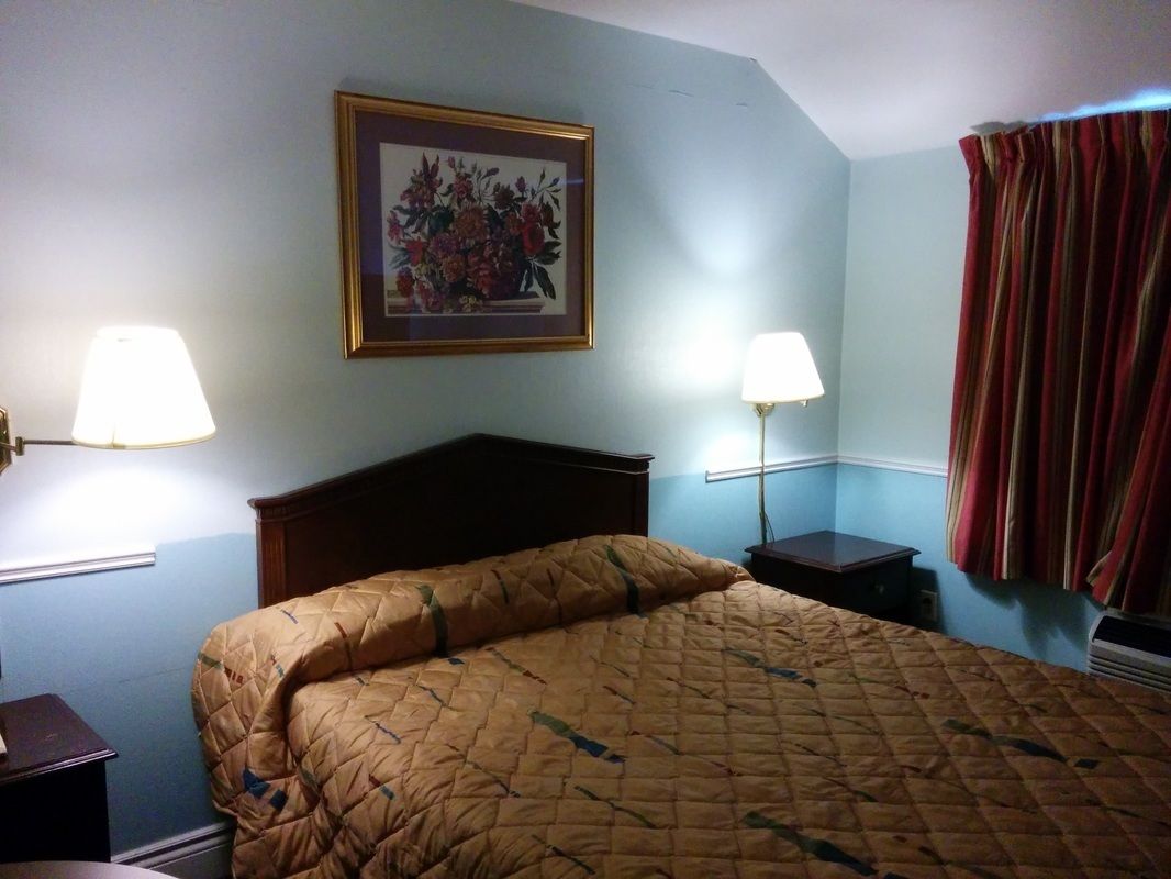 Standard Room, 1 Queen Bed