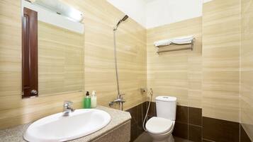 Ducha, artículos de tocador gratuitos, secador de pelo