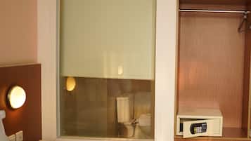 高级房, 1 张双人床 (Room Only) | 1 多间卧室、客房内保险箱、办公桌、隔音