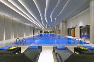	Grand Deluxe Twin | Indoor/outdoor pool | Indoor pool, outdoor pool