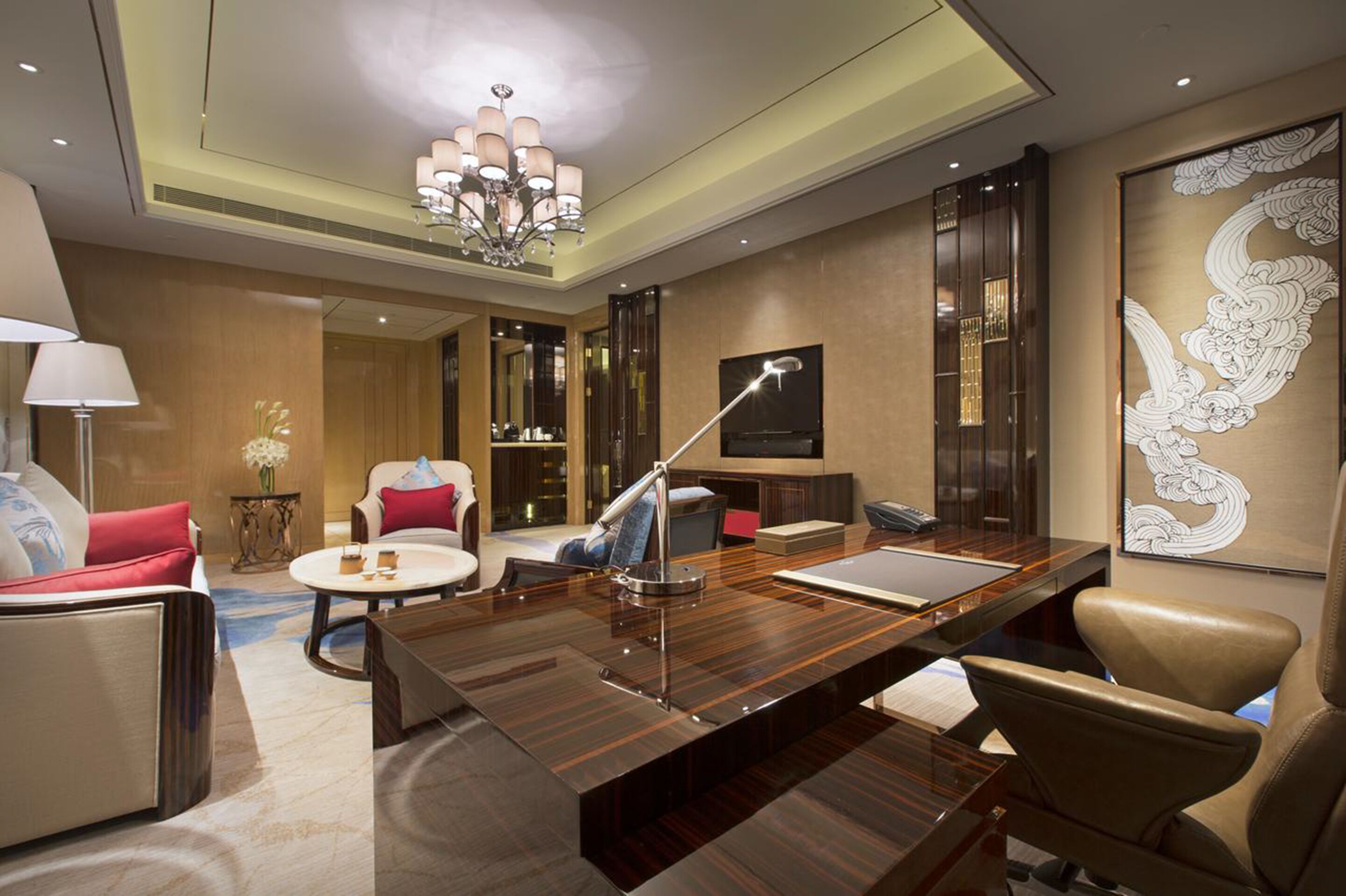 deluxe suite | premium bedding, minibar, in-room safe, individually decorated