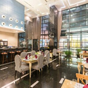 Breakfast, lunch, dinner served; Thai cuisine - Sea Me Spring Too Hotel (Pattaya)