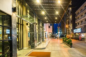 บริเวณภายนอก