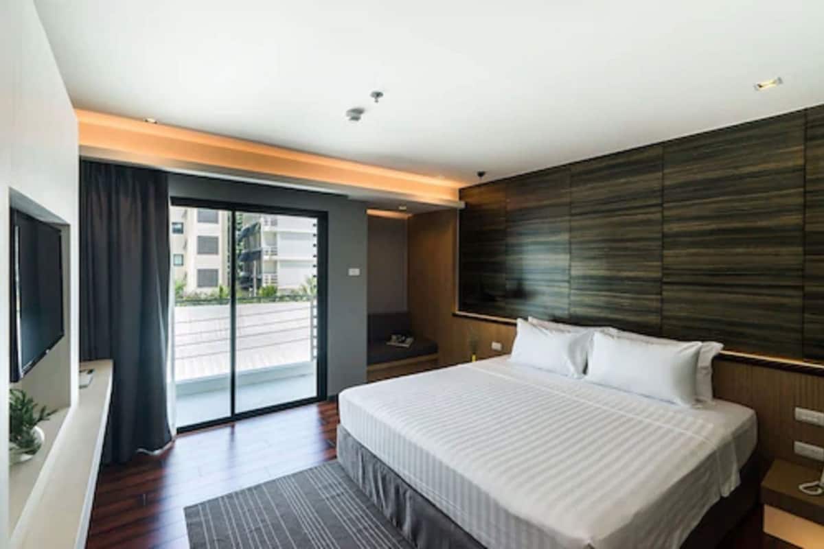 迷你吧、房內夾萬、書桌、免費 Wi-Fi