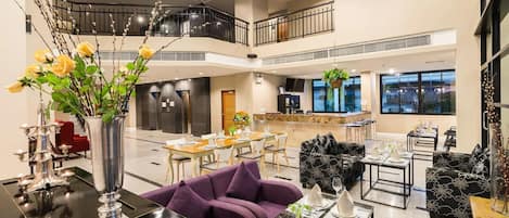 Daily cooked-to-order breakfast (THB 150 per person)