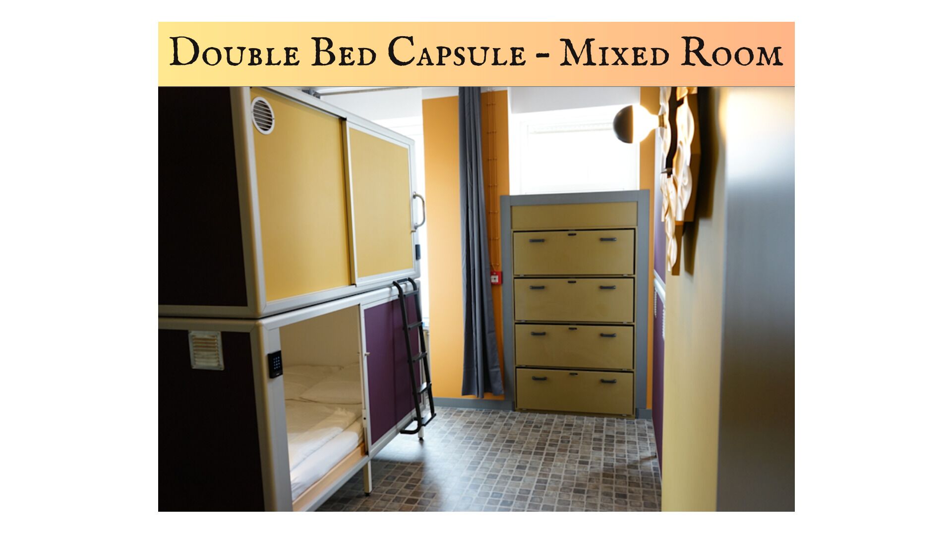 King Size Capsule (for 2 people), with shared bathroom | In-room safe, individually decorated, individually furnished