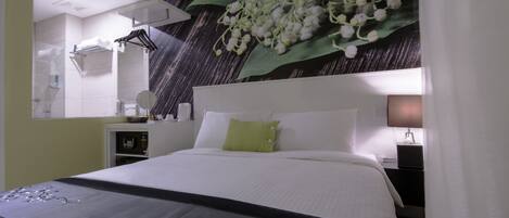 Coffres-forts dans les chambres, bureau, fer et planche Ă  repasser