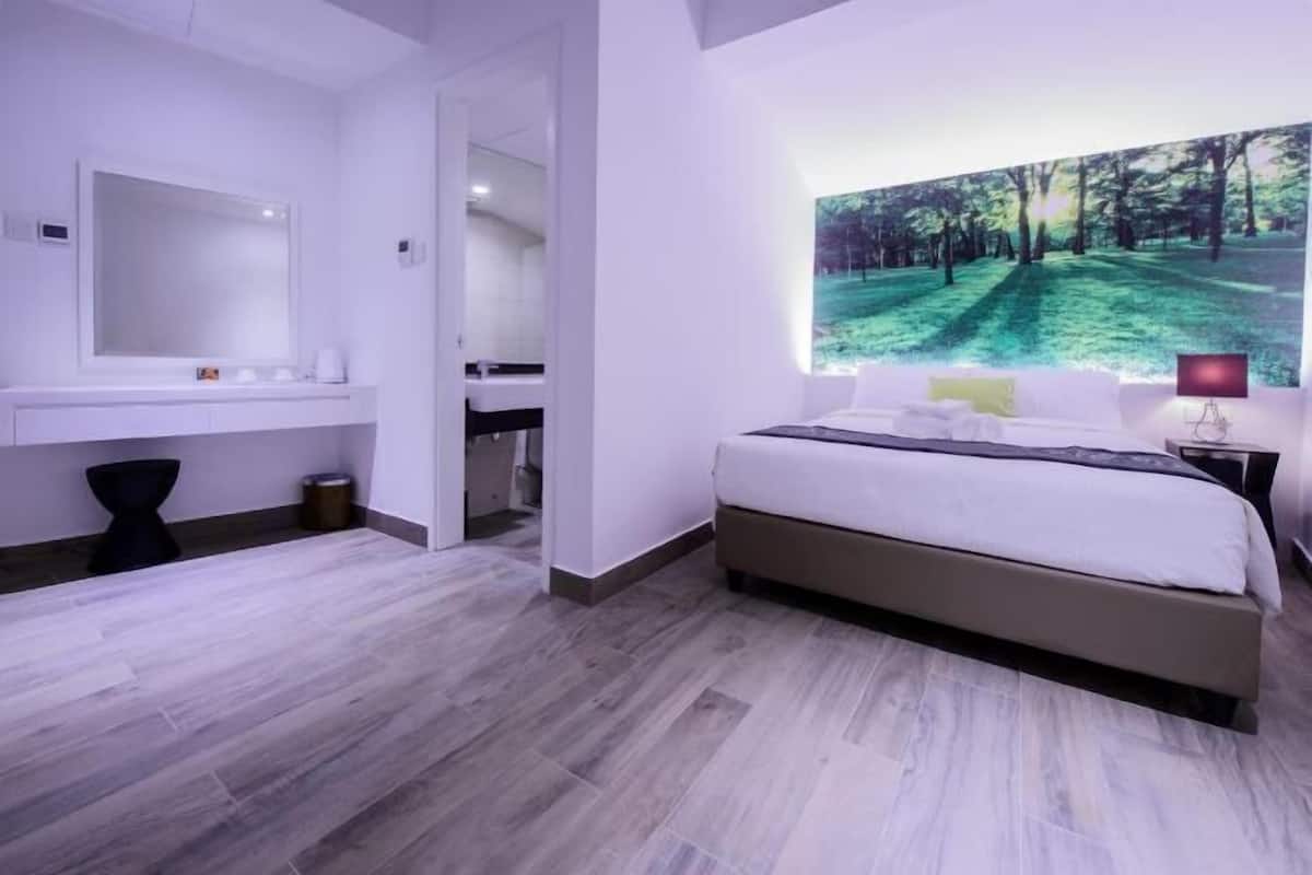 In-room safe, desk, iron/ironing board, free WiFi