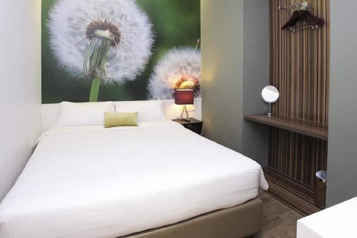 In-room safe, desk, iron/ironing board, free WiFi
