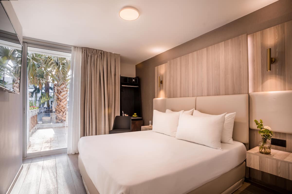 In-room safe, blackout drapes, WiFi (free), bed sheets