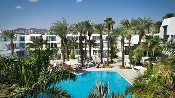 Outdoor pool, pool loungers