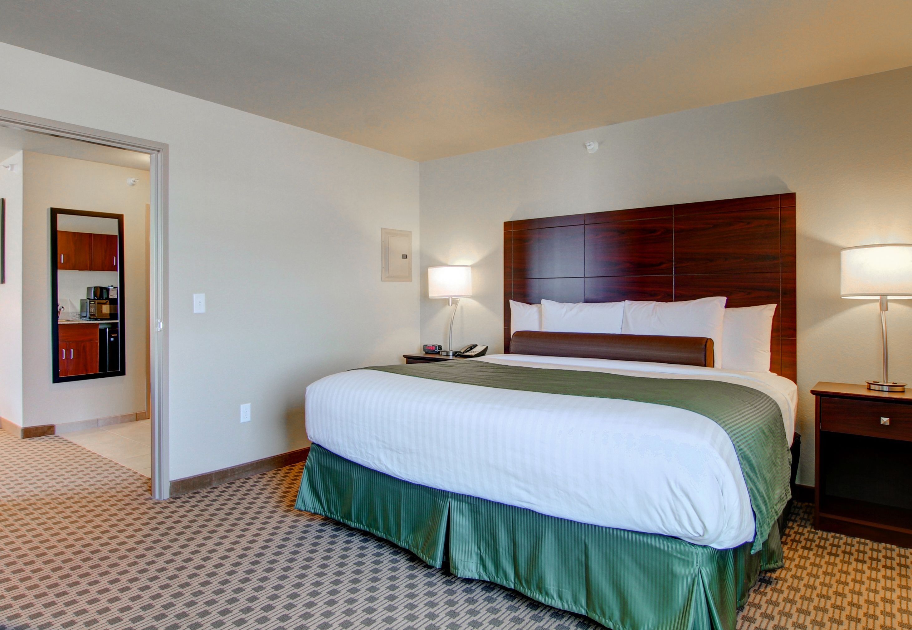 room, 1 king bed, non smoking | premium bedding, in-room safe, desk, laptop workspace