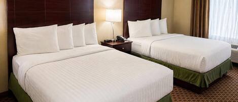 Quarto, 2 camas Queen, para não fumantes | Roupas de cama premium, cofres nos quartos, escrivaninha
