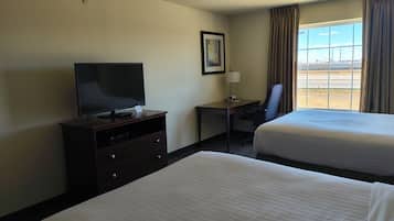 Quarto, 2 camas Queen, para não fumantes | Roupas de cama premium, edredons de pluma, camas com colchões pillow-top