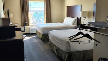 Chambre, 2 grands lits, accessible aux personnes à mobilité réduite, non-fumeur (Benched Tub) | Literie de qualité, couette en duvet, lit avec matelas à plateau-coussin