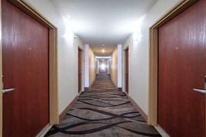 Hallway - Cobblestone Inn & Suites - Eaton (Eaton)