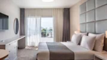 Minibar, in-room safe, desk, blackout curtains