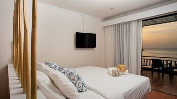 Minibar, in-room safe, free WiFi