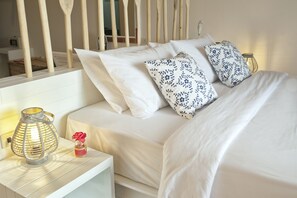 Minibar, in-room safe, free WiFi