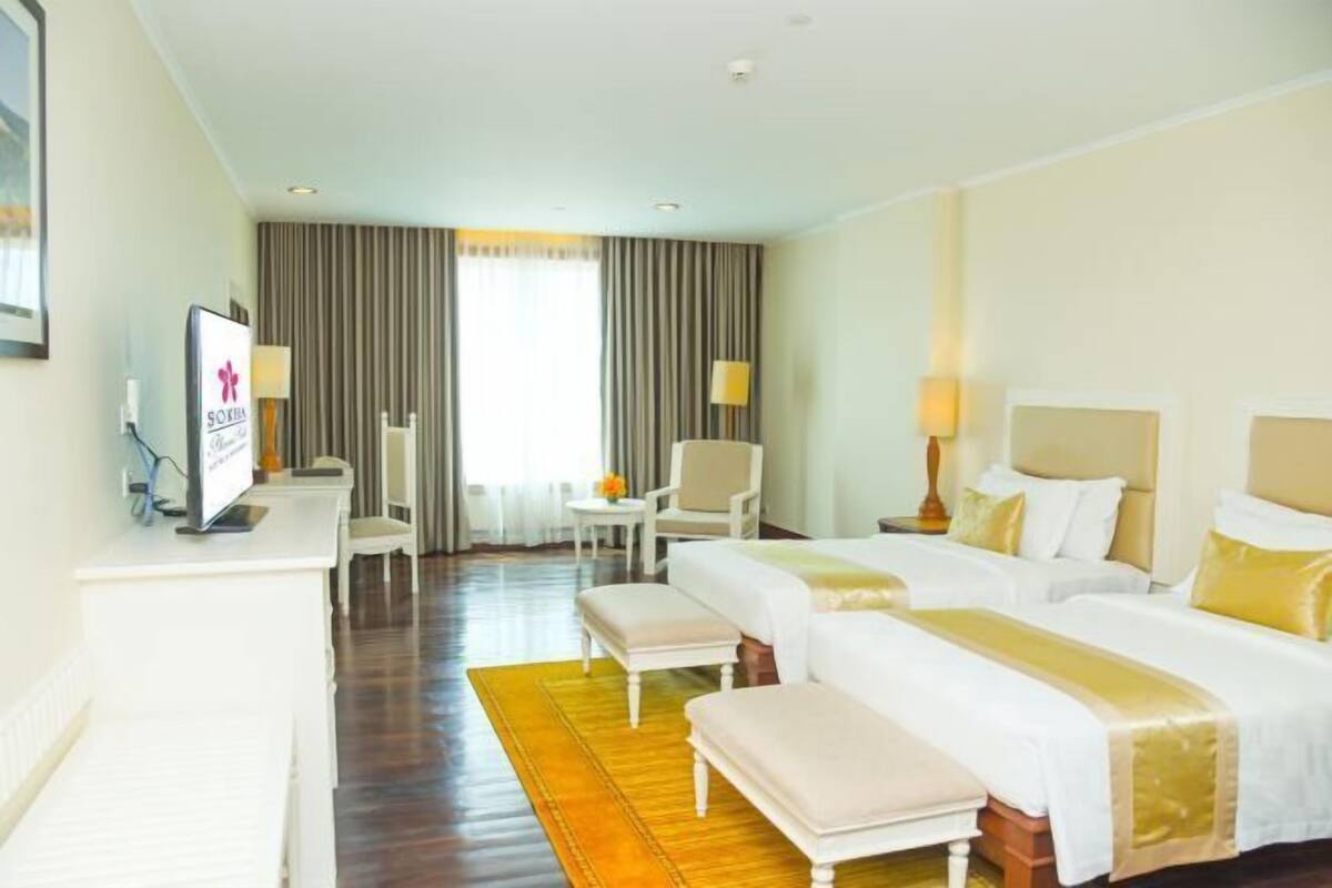 Minibar, caja fuerte, escritorio y espacio para trabajar con un portátil