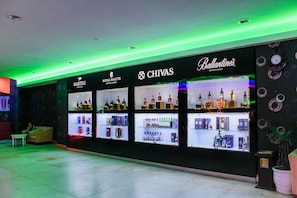3 quầy bar/khu lounge, quầy bar bên hồ bơi