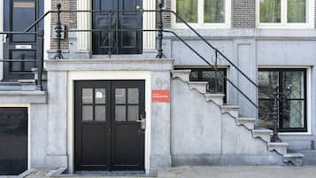 Entrada al alojamiento