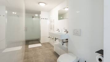 2 Bedroom Apartment, Sofa Bed - Duplex | Bathroom | Shower, hair dryer, towels