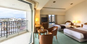 Desk, iron/ironing board, free cribs/infant beds, rollaway beds - Nagasaki International Hotel (Omura)