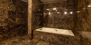 Free toiletries, hair dryer, bathrobes, slippers - HOTEL LiVEMAX Nagasaki Airport (Omura)