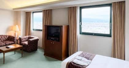 HOTEL LiVEMAX Nagasaki Airport