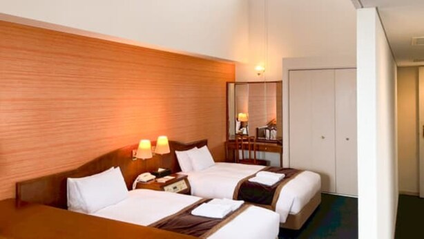 Desk, iron/ironing board (on request), WiFi (free), bed sheets - HOTEL LiVEMAX Nagasaki Airport (Omura)
